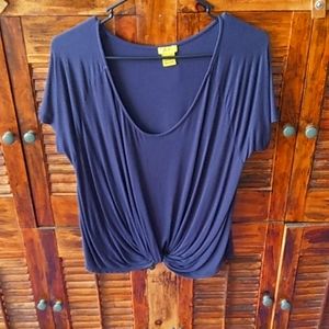 Blue knotted T small
